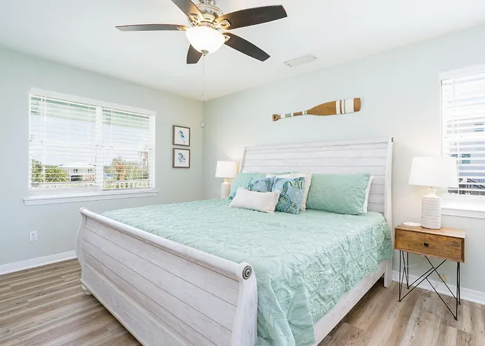 Holiday home Wanderlust At Little Lagoon By Youngs Suncoast